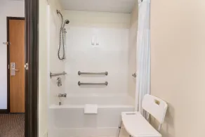 Howard Johnson Hotel & Suites by Wyndham Oacoma - Salle de bain