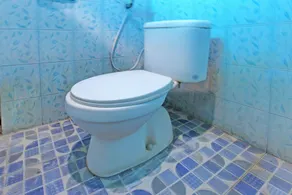 SPOT ON 92973 Madani Syariah Guesthouse - Bathroom