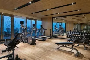 Howard Johnson Yacht Club Hotel - Fitness facility