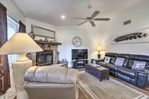 16 Mi to Red Rock State Park: Sedona Condo! - Intérieur