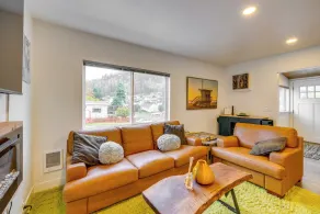 Tillamook Bay Apt Near Marina: Fish, Boat & More! - Interior