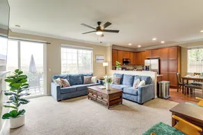 6 Mi to Dtwn Reno: Mtn-view Retreat w/ Fireplace! - Interior