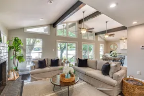 Yard, Deck & Fire Pit: Cedar Creek Reservoir Gem - Interiör