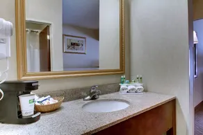 Baymont by Wyndham Kirksville University Area - Badezimmer