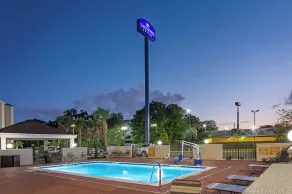 Candlewood Suites Pensacola - University Area by IHG - Piscina
