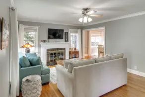 Charming Tulsa Bungalow w/ Furnished Deck! - Interiør