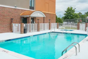 Holiday Inn Express Hotel & Suites Hope Mills-Fayetteville Airport by IHG - Pool
