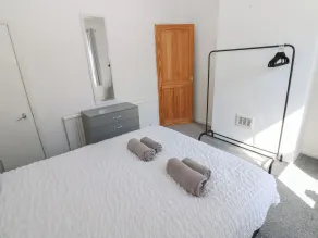 Bolton Terrace - 2 Bedrooms - Sleeps 4 - Rom