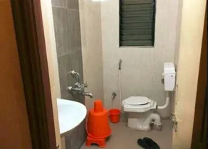 Dhanashree Hospitality - Bar,Restaurant & Lodging - Bathroom