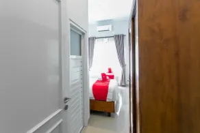 RedDoorz near Universitas Muhammadiyah Yogyakarta - Zimmer