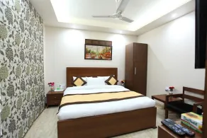 Hotel HC Grand near Indraprastha Apollo Hospital - Chambre