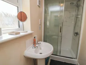 Ryecross Farm Cottage - Bathroom