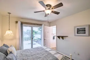 Pet-friendly Sebastian Home on Lake; Golf Nearby - Chambre