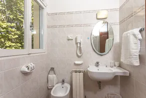 Hotel Gadames - Lunch on the Beach - Bathroom