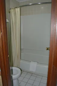 Budget Inn of Claypool Hill - Badezimmer