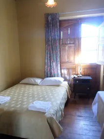 Hostal Lluvia de Oro - Room