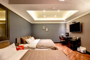 French Code Hotel - Room