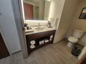 La Quinta by Wyndham Milwaukee SW New Berlin - Salle de bain