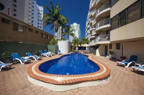 Broadbeach Travel Inn Apartments - Piscine