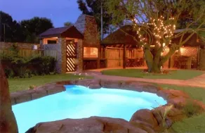 Treetops Guesthouse - Pool