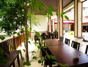 J Park Hotel - Restaurant
