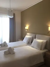 Nikos Ikies - Chambre