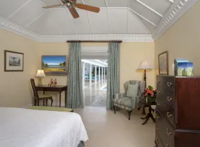 Half Moon - Room