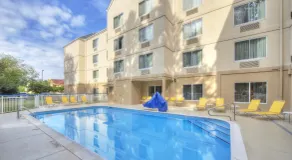 Fairfield Inn & Suites Raleigh Crabtree Valley - Pool