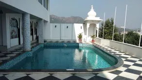 Regenta Central Mewargarh, Near Biological park - Piscine