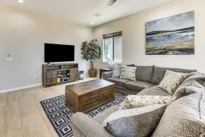 3 Mi to Colorado River: New-build Family Home! - Innenbereich