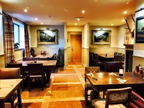 The Moon Inn at Stoney Middleton - Restaurant