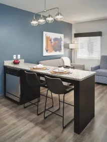 stayAPT Suites Hampton - Zimmer