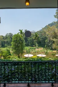 Aramya Riverfront Boutique Resort Kitulgala - A Haven for Adventure and Serenity - Ausblick vom Zimmer