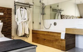 HOT_elarnia Hotel & Spa - Badezimmer