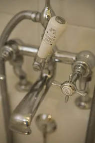 Cotswold Lodge Hotel - Bathroom