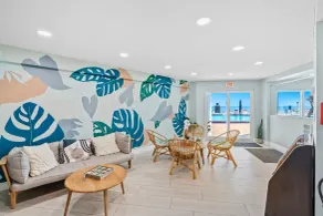 Paradise Beach Club - Oceanfront and Penthouse - Sittområde i lobbyn