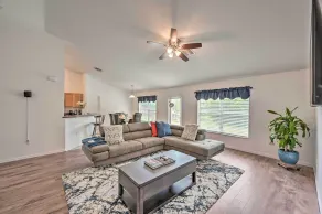 Ranch-Style Lehigh Acres House with Big Backyard! - Interiør
