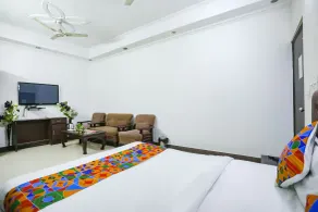 FabHotel F9 H Block Sector 51 - Rom
