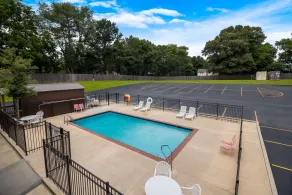 Econo Lodge Martin - Pool