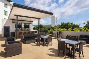 Courtyard by Marriott Kingston, Jamaica - Pool