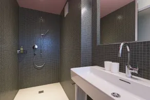 Hotel Dom, zentral - herzlich - sozial engagiert - Salle de bain