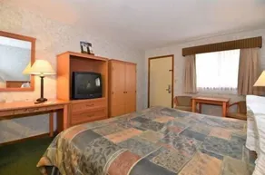 UBar Inn & Suites - Room