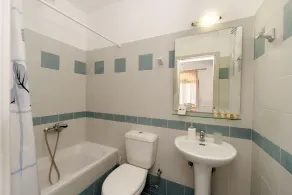 Aspalathos Suites - Bathroom