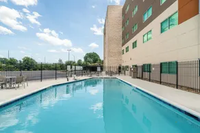 Holiday Inn Express & Suites Atlanta Airport NE - Hapeville by IHG - Pool