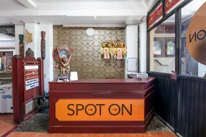 OYO 1927 Hotel Candra Adigraha - Reception