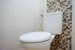 Urbanview Hotel Syariah Casa Azmya Yogyakarta by RedDoorz - Bathroom