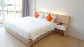 Sleeping Tree Hotel - Room