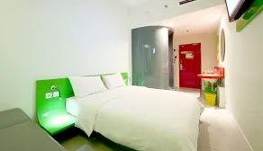 POP! Hotel Festival Citylink - Room