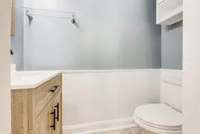 Pet-friendly Kentucky Home w/ Deck & Private Yard! - Banheiro