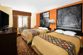 Super 8 by Wyndham Clive IA - Chambre